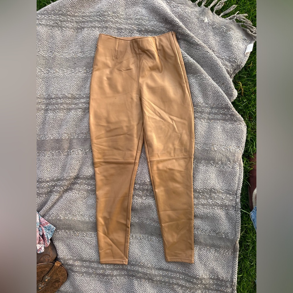 Abercrombie & Fitch Classic Vegan Faux Leather Camel Nude Brown Legging Pant MED